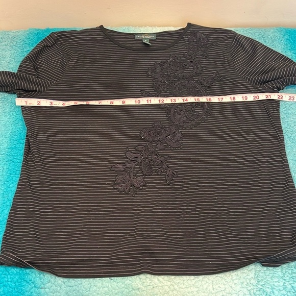 🔥Ralph Lauren Black Striped Top with Floral Embroidery🔥 - Picture 4 of 6